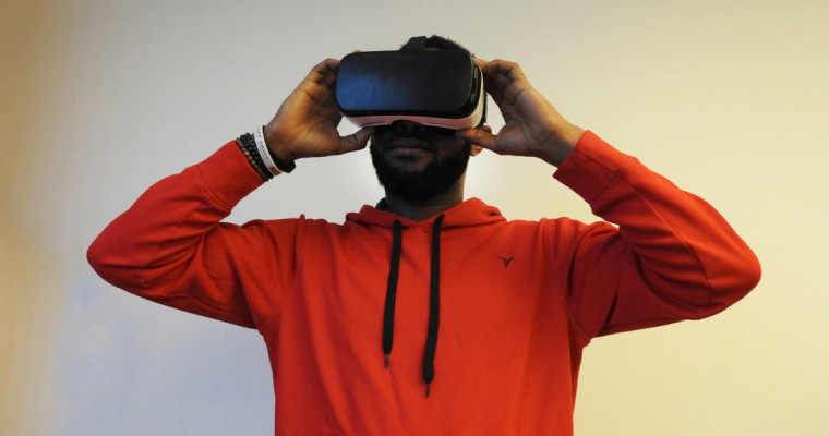 Read more about the article Game Changing Virtual Reality Console Hits the Market